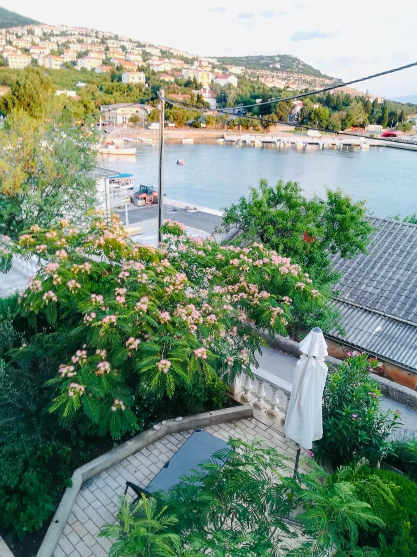 Apartmani Karla Klenovica Exterior foto
